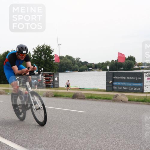 15.06.2025 - 27. Vierlanden-Triathlon H.Heesch http://msf.ph/oto/8009058 15.06.2025 10:52:12 Radfahren 81, 84, 144, 173, 252, 513 meine-sportfotos.de
