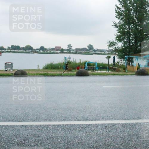 21.06.2025 - 27. Vierlanden-Triathlon H.Heesch http://msf.ph/oto/8009088 15.06.2025 13:29:17 Radfahren 1099, 1163, 1306 meine-sportfotos.de