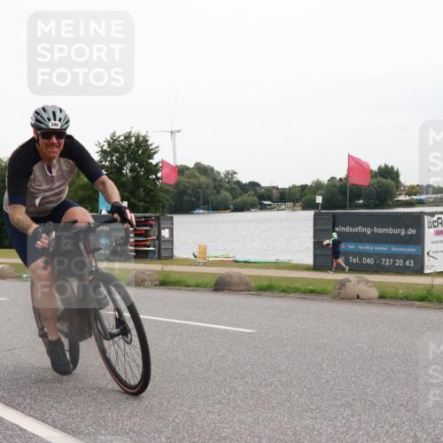 15.06.2025 - 27. Vierlanden-Triathlon H.Heesch http://msf.ph/oto/8009089 15.06.2025 10:52:18 Radfahren 84, 144, 386, 513 meine-sportfotos.de