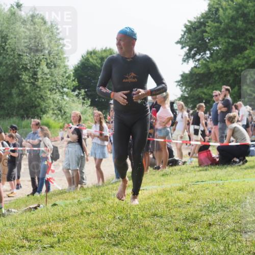 15.06.2025 - 27. Vierlanden-Triathlon KatJ http://msf.ph/oto/8009130 15.06.2025 10:07:24 Schwimmen 374, 383, 414, 431, 459 meine-sportfotos.de