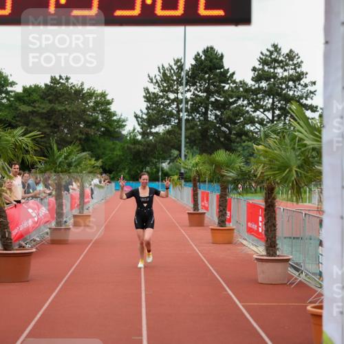 15.06.2025 - 7 Türme Triathlon Michael Strokosch http://msf.ph/oto/8009148 15.06.2025 14:53:02 Ziel 280, 588 meine-sportfotos.de