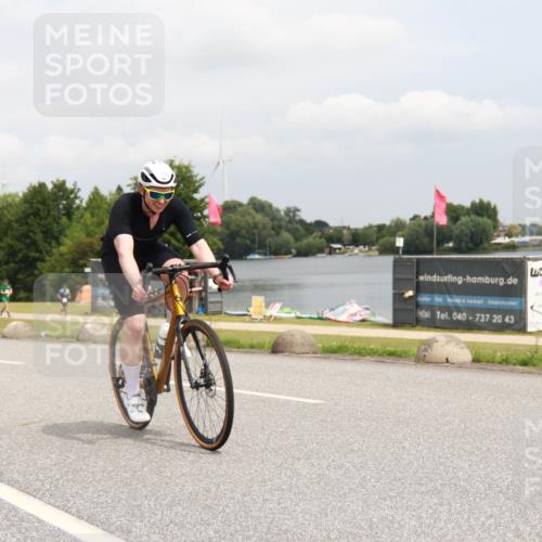 21.06.2025 - 27. Vierlanden-Triathlon H.Heesch http://msf.ph/oto/8009149 15.06.2025 12:20:30 Radfahren 751 meine-sportfotos.de