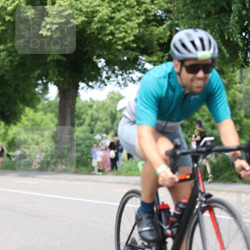 15.06.2025 - 7 Türme Triathlon Yannick Fuchs http://msf.ph/oto/8009164 15.06.2025 13:23:52 Radfahren 471, 591, 874, 908, 1016, 1170 meine-sportfotos.de