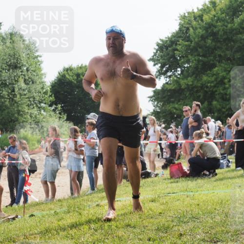 15.06.2025 - 27. Vierlanden-Triathlon KatJ http://msf.ph/oto/8009206 15.06.2025 10:07:27 Schwimmen 374, 383, 414, 431, 459 meine-sportfotos.de