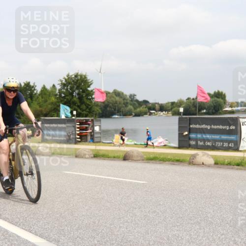 21.06.2025 - 27. Vierlanden-Triathlon H.Heesch http://msf.ph/oto/8009214 15.06.2025 12:22:02 Radfahren 794, 900, 937 meine-sportfotos.de