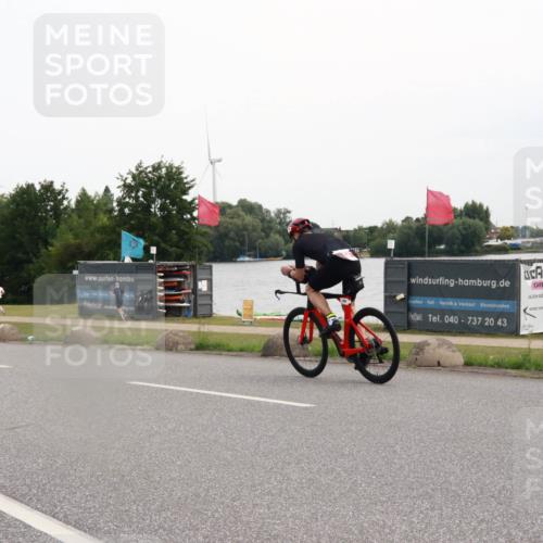 15.06.2025 - 27. Vierlanden-Triathlon H.Heesch http://msf.ph/oto/8009279 15.06.2025 10:53:20 Radfahren 609 meine-sportfotos.de
