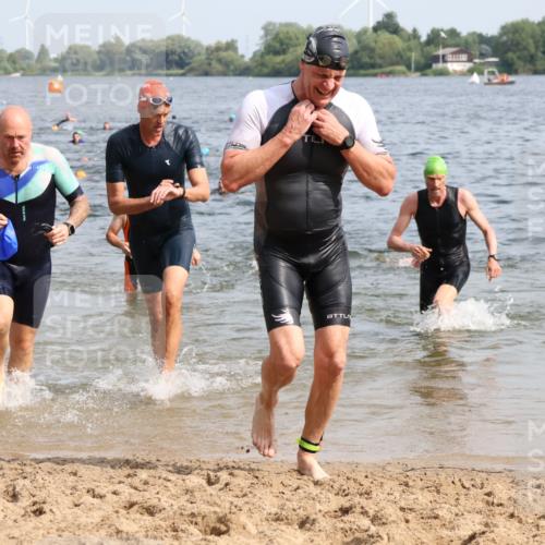 15.06.2025 - 27. Vierlanden-Triathlon Lena Gebhardt http://msf.ph/oto/8009297 15.06.2025 10:06:40 Schwimmen 367, 386, 388, 423, 434, 440, 441, 457 meine-sportfotos.de