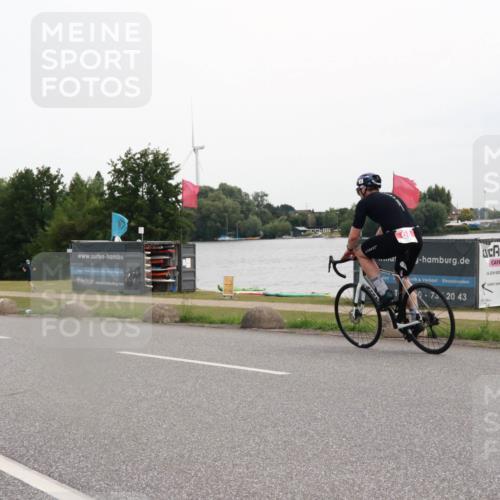 15.06.2025 - 27. Vierlanden-Triathlon H.Heesch http://msf.ph/oto/8009298 15.06.2025 10:53:23 Radfahren 143, 169 meine-sportfotos.de