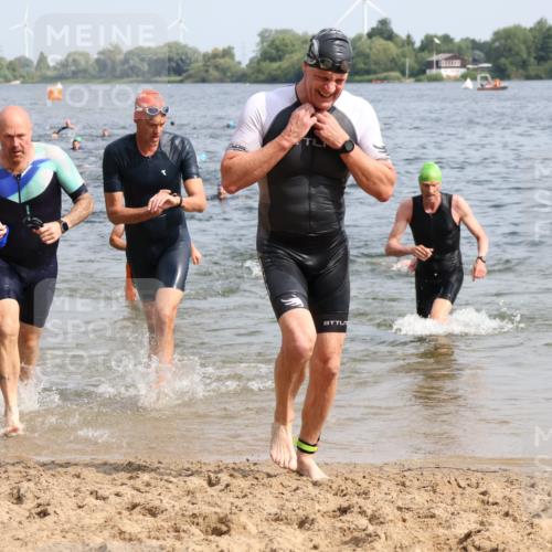 15.06.2025 - 27. Vierlanden-Triathlon Lena Gebhardt http://msf.ph/oto/8009313 15.06.2025 10:06:40 Schwimmen 367, 386, 388, 423, 434, 440, 441, 457 meine-sportfotos.de