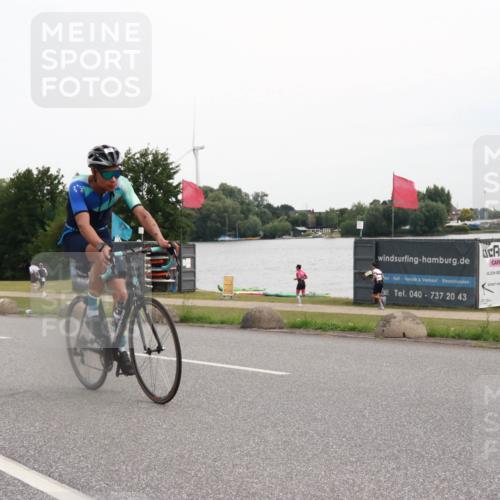 15.06.2025 - 27. Vierlanden-Triathlon H.Heesch http://msf.ph/oto/8009321 15.06.2025 10:53:40 Radfahren 70, 113, 181, 201, 290 meine-sportfotos.de