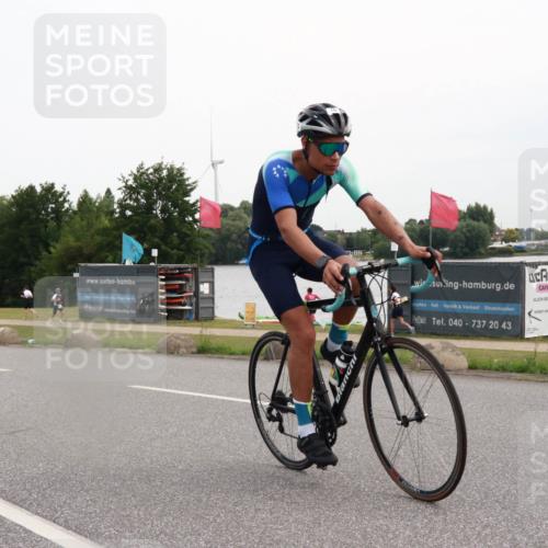 15.06.2025 - 27. Vierlanden-Triathlon H.Heesch http://msf.ph/oto/8009327 15.06.2025 10:53:41 Radfahren 70, 113, 181, 201, 290 meine-sportfotos.de