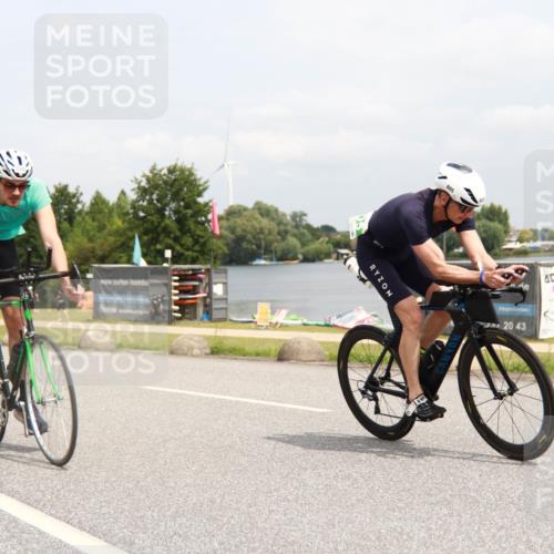 21.06.2025 - 27. Vierlanden-Triathlon H.Heesch http://msf.ph/oto/8009330 15.06.2025 12:23:38 Radfahren 733, 805, 812, 829 meine-sportfotos.de
