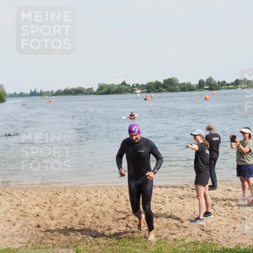 21.06.2025 - 27. Vierlanden-Triathlon MichiJ http://msf.ph/oto/8009337 15.06.2026 10:10:25 Schwimmen 417, 444 meine-sportfotos.de