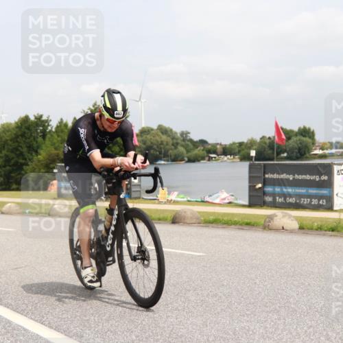 21.06.2025 - 27. Vierlanden-Triathlon H.Heesch http://msf.ph/oto/8009340 15.06.2025 12:23:47 Radfahren 803, 840 meine-sportfotos.de