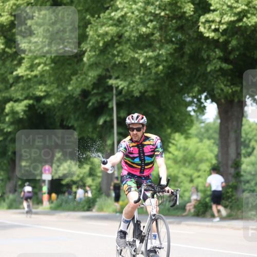 15.06.2025 - 7 Türme Triathlon Yannick Fuchs http://msf.ph/oto/8009354 15.06.2025 13:24:01 Radfahren 219, 458, 624, 1016 meine-sportfotos.de