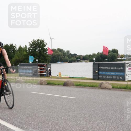 15.06.2025 - 27. Vierlanden-Triathlon H.Heesch http://msf.ph/oto/8009377 15.06.2025 10:54:06 Radfahren 85, 157, 362, 509, 622 meine-sportfotos.de