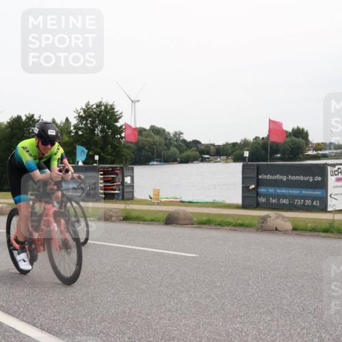 15.06.2025 - 27. Vierlanden-Triathlon H.Heesch http://msf.ph/oto/8009461 15.06.2025 10:54:19 Radfahren 317, 454, 540, 570 meine-sportfotos.de