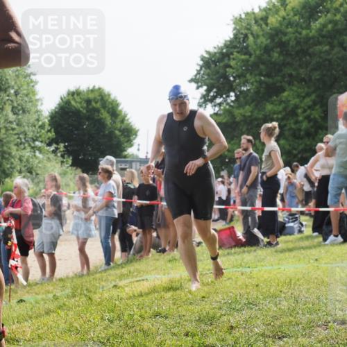 15.06.2025 - 27. Vierlanden-Triathlon KatJ http://msf.ph/oto/8009462 15.06.2025 10:07:38 Schwimmen 379, 391, 414, 468 meine-sportfotos.de