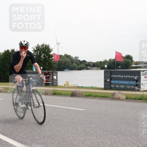 15.06.2025 - 27. Vierlanden-Triathlon H.Heesch http://msf.ph/oto/8009472 15.06.2025 10:54:25 Radfahren 123, 570, 635 meine-sportfotos.de