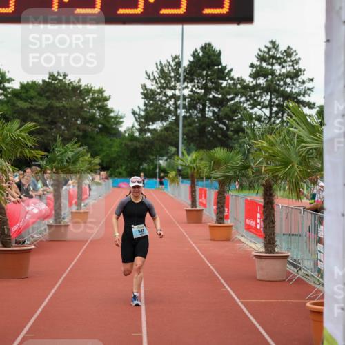 15.06.2025 - 7 Türme Triathlon Michael Strokosch http://msf.ph/oto/8009477 15.06.2025 14:53:35 Ziel 547, 601 meine-sportfotos.de