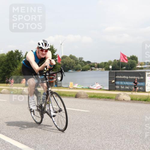 21.06.2025 - 27. Vierlanden-Triathlon H.Heesch http://msf.ph/oto/8009497 15.06.2025 12:26:11 Radfahren 731, 846 meine-sportfotos.de