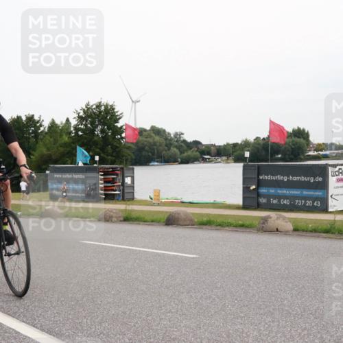 15.06.2025 - 27. Vierlanden-Triathlon H.Heesch http://msf.ph/oto/8009498 15.06.2025 10:54:45 Radfahren 90 meine-sportfotos.de