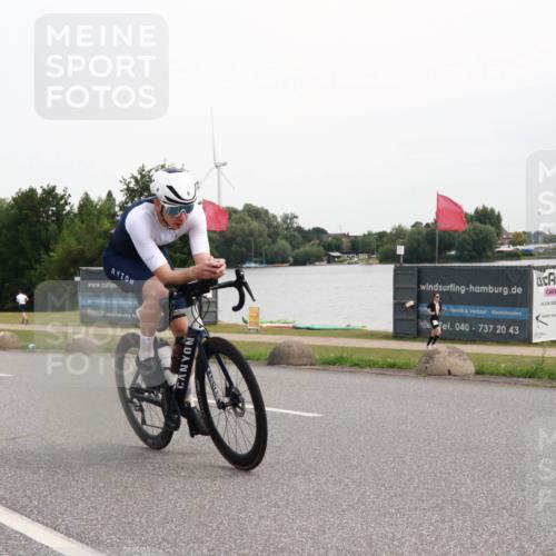 15.06.2025 - 27. Vierlanden-Triathlon H.Heesch http://msf.ph/oto/8009516 15.06.2025 10:55:01 Radfahren 8, 608 meine-sportfotos.de