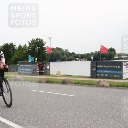 15.06.2025 - 27. Vierlanden-Triathlon H.Heesch http://msf.ph/oto/8009520 15.06.2025 10:55:02 Radfahren 8, 546, 608 meine-sportfotos.de
