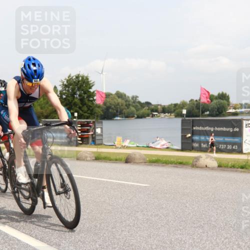 21.06.2025 - 27. Vierlanden-Triathlon H.Heesch http://msf.ph/oto/8009523 15.06.2025 12:26:47 Radfahren 984, 985, 986, 987, 988 meine-sportfotos.de