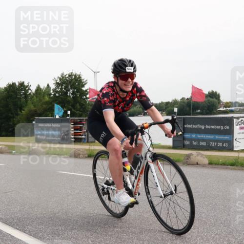 15.06.2025 - 27. Vierlanden-Triathlon H.Heesch http://msf.ph/oto/8009535 15.06.2025 10:55:04 Radfahren 8, 546, 605, 608 meine-sportfotos.de