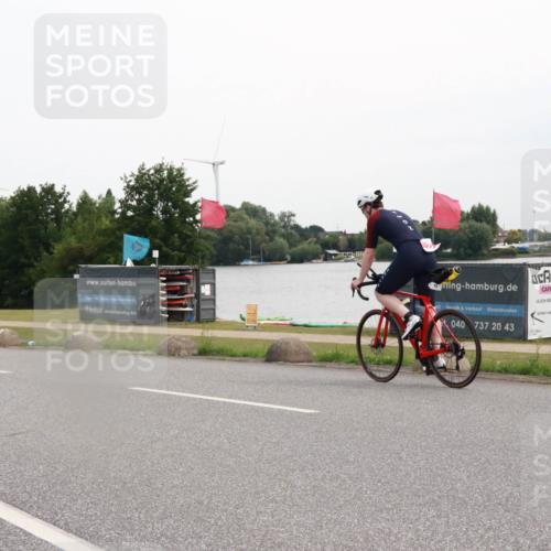 15.06.2025 - 27. Vierlanden-Triathlon H.Heesch http://msf.ph/oto/8009548 15.06.2025 10:55:10 Radfahren 174, 216, 546, 605 meine-sportfotos.de