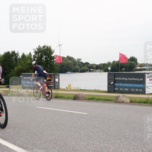 15.06.2025 - 27. Vierlanden-Triathlon H.Heesch http://msf.ph/oto/8009555 15.06.2025 10:55:10 Radfahren 174, 216, 546, 605 meine-sportfotos.de