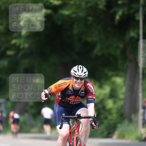 15.06.2025 - 7 Türme Triathlon Yannick Fuchs http://msf.ph/oto/8009560 15.06.2025 13:24:12 Radfahren 308 meine-sportfotos.de