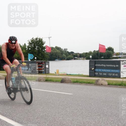15.06.2025 - 27. Vierlanden-Triathlon H.Heesch http://msf.ph/oto/8009564 15.06.2025 10:55:12 Radfahren 20, 72, 174, 216, 605 meine-sportfotos.de