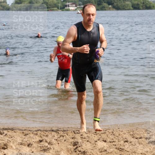 15.06.2025 - 27. Vierlanden-Triathlon Lena Gebhardt http://msf.ph/oto/8009575 15.06.2025 10:06:49 Schwimmen 131, 367, 386, 388, 396, 423, 429, 441, 457, 467 meine-sportfotos.de