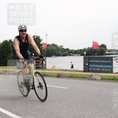 15.06.2025 - 27. Vierlanden-Triathlon H.Heesch http://msf.ph/oto/8009578 15.06.2025 10:55:18 Radfahren 20, 72, 125, 174 meine-sportfotos.de