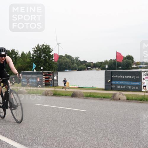 15.06.2025 - 27. Vierlanden-Triathlon H.Heesch http://msf.ph/oto/8009593 15.06.2025 10:55:33 Radfahren 167, 559 meine-sportfotos.de