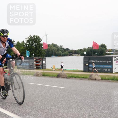15.06.2025 - 27. Vierlanden-Triathlon H.Heesch http://msf.ph/oto/8009625 15.06.2025 10:55:48 Radfahren 238 meine-sportfotos.de