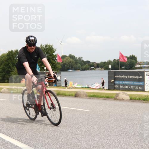 21.06.2025 - 27. Vierlanden-Triathlon H.Heesch http://msf.ph/oto/8009661 15.06.2025 12:29:26 Radfahren 684, 958 meine-sportfotos.de