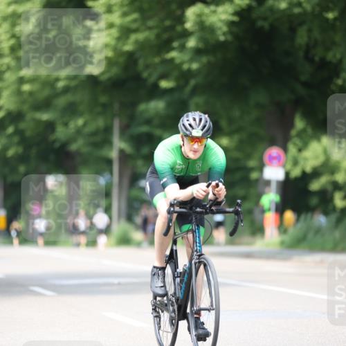 15.06.2025 - 7 Türme Triathlon Yannick Fuchs http://msf.ph/oto/8009668 15.06.2025 13:24:30 Radfahren 215, 397, 543, 640, 930, 1072, 1182 meine-sportfotos.de