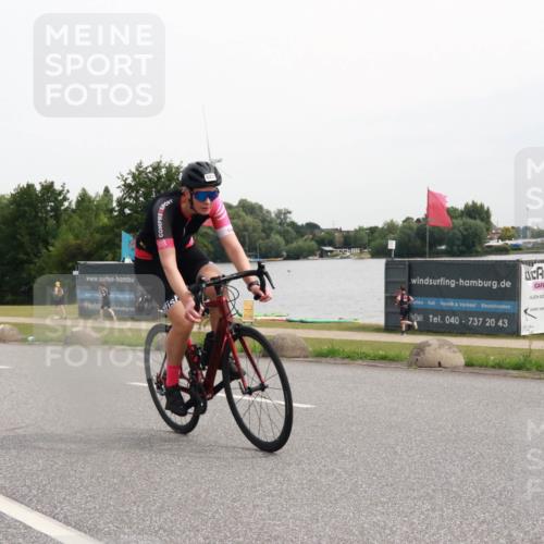 15.06.2025 - 27. Vierlanden-Triathlon H.Heesch http://msf.ph/oto/8009674 15.06.2025 10:56:48 Radfahren 523 meine-sportfotos.de