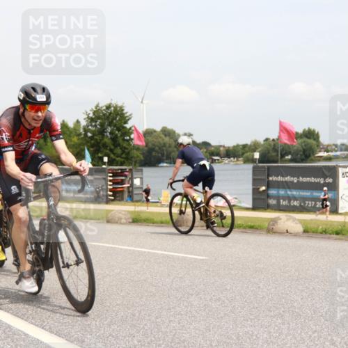 21.06.2025 - 27. Vierlanden-Triathlon H.Heesch http://msf.ph/oto/8009675 15.06.2025 12:29:45 Radfahren 937, 989, 990, 991, 992, 993 meine-sportfotos.de