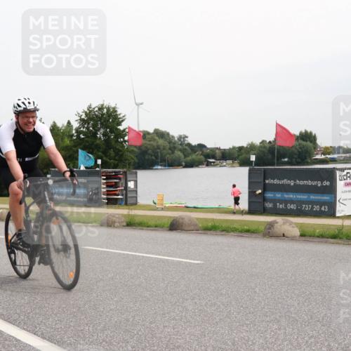 15.06.2025 - 27. Vierlanden-Triathlon H.Heesch http://msf.ph/oto/8009689 15.06.2025 10:56:58 Radfahren 94, 150, 451 meine-sportfotos.de