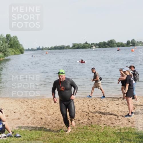 21.06.2025 - 27. Vierlanden-Triathlon MichiJ http://msf.ph/oto/8009703 15.06.2026 10:11:04 Schwimmen 451 meine-sportfotos.de