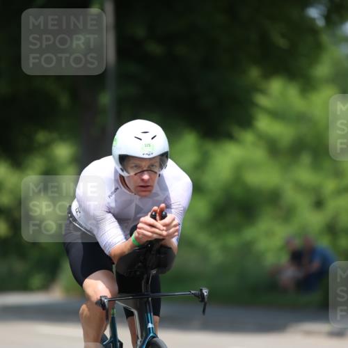 15.06.2025 - 7 Türme Triathlon Yannick Fuchs http://msf.ph/oto/8009710 15.06.2025 12:43:30 Radfahren  meine-sportfotos.de