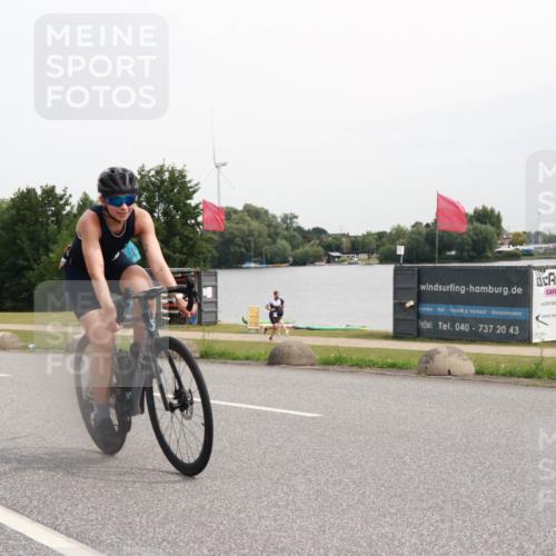 15.06.2025 - 27. Vierlanden-Triathlon H.Heesch http://msf.ph/oto/8009757 15.06.2025 10:57:42 Radfahren 48, 494, 507, 753 meine-sportfotos.de