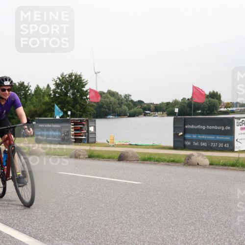 15.06.2025 - 27. Vierlanden-Triathlon H.Heesch http://msf.ph/oto/8009785 15.06.2025 10:57:47 Radfahren 48, 494, 508, 555, 753 meine-sportfotos.de