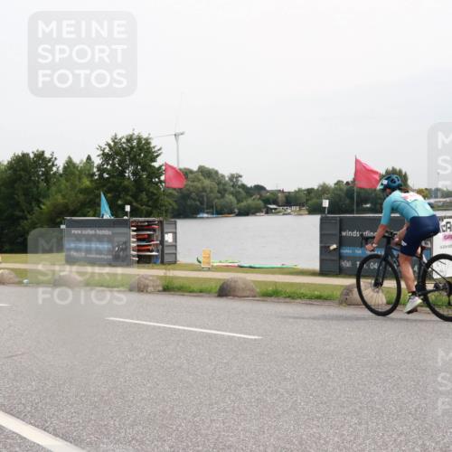 15.06.2025 - 27. Vierlanden-Triathlon H.Heesch http://msf.ph/oto/8009797 15.06.2025 10:57:49 Radfahren 48, 508, 555 meine-sportfotos.de