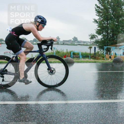 21.06.2025 - 27. Vierlanden-Triathlon H.Heesch http://msf.ph/oto/8009799 15.06.2025 13:42:38 Radfahren 1230 meine-sportfotos.de