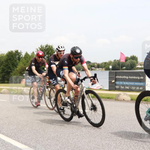 21.06.2025 - 27. Vierlanden-Triathlon H.Heesch http://msf.ph/oto/8009814 15.06.2025 12:31:43 Radfahren 785, 1000, 1001, 1002, 1003 meine-sportfotos.de